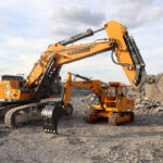 Historischer Liebherr R 901 und moderner R 978 SME