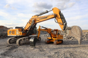 Historischer Liebherr R 901 und moderner R 978 SME