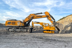 Historischer Liebherr R 901 und moderner R 978 SME