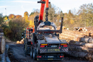 Langholzzug von DOLL TimTech im Einsatz bei Neuhauser Holztransporte