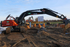 Raupenbagger Atlas 260 LC bei Erschließungsarbeiten in Hamburg