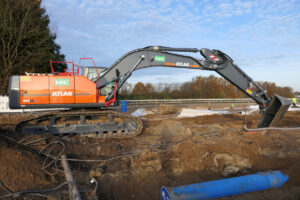 Raupenbagger Atlas 260 LC bei Erschließungsarbeiten in Hamburg