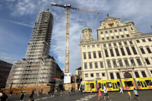 Geda 1500 Z/ZP bei der Sanierung des Perlachturms in Augsburg