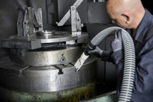 Nilfisk OIL230 Industriesauger für die Metallbearbeitung