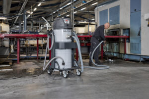 Nilfisk OIL230 Industriesauger für die Metallbearbeitung