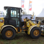 Cat 906 Radlader als Baumaschine im Comic-Stil