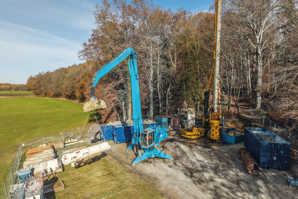 Bei der Neuherstellung eines Trinkwasserbrunnens arbeitete die TTB Tafelmeier Tiefbrunnen-Bau GmbH mit Bohrtechnik der Bauer Maschinen GmbH