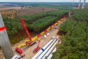 Drei Liebherr 800-Tonnen-Krane im Windpark Mahlsdorf