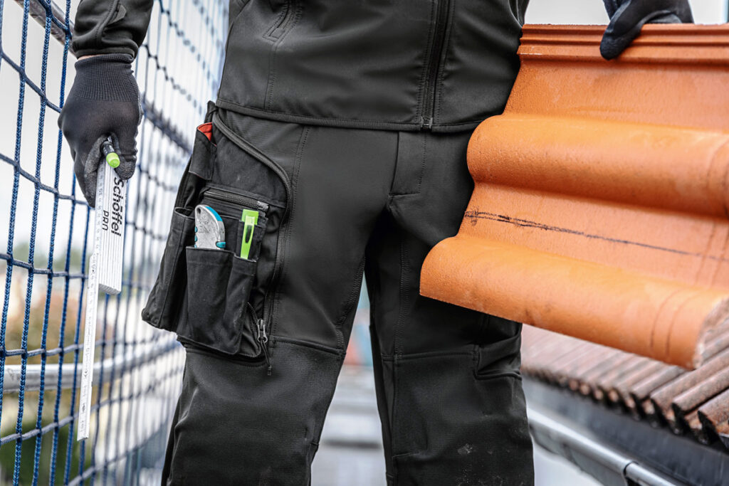 Schöffel PRO zeigt Workwear für Zimmerer und Dachdecker auf der Dach + Holz 2026