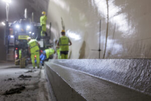 Wirtgen Gleitschalungsfertiger SP 33 in Niederösterreich und im Semmeringtunnel