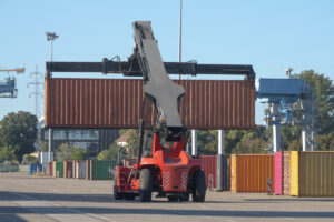 BKT Portmax PM 90 im Hafen Straßburg