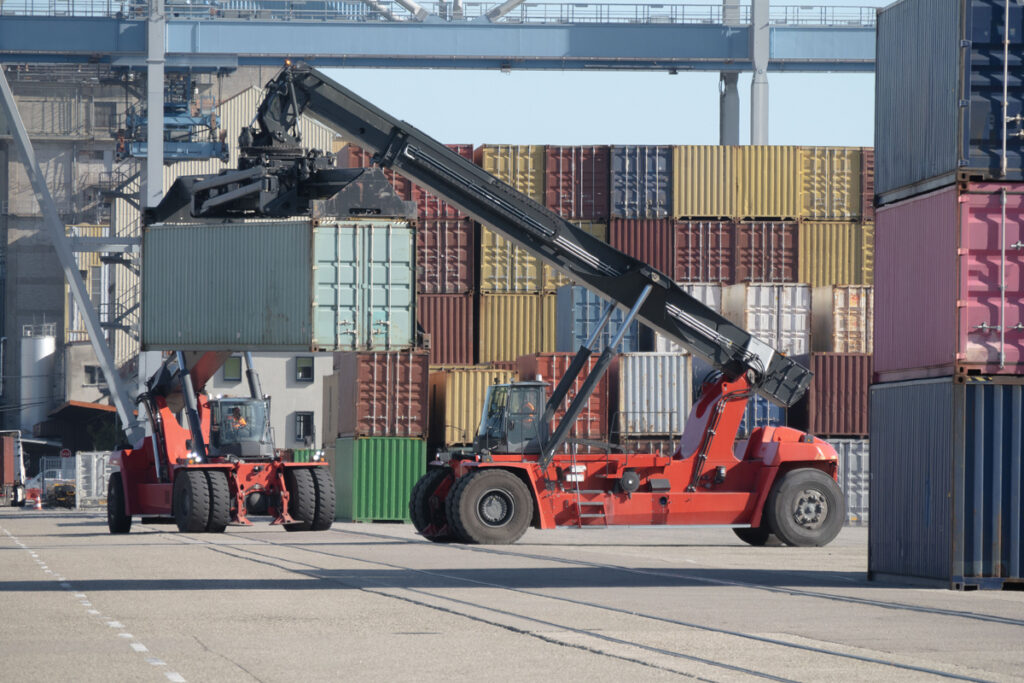 BKT Portmax PM 90 im Hafen Straßburg