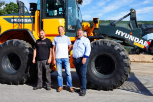 Der Hyundai HL955A Agriloader übernimmt in der Biogasanlage Kirchwalsede von Loick Bioenergie das Verladen