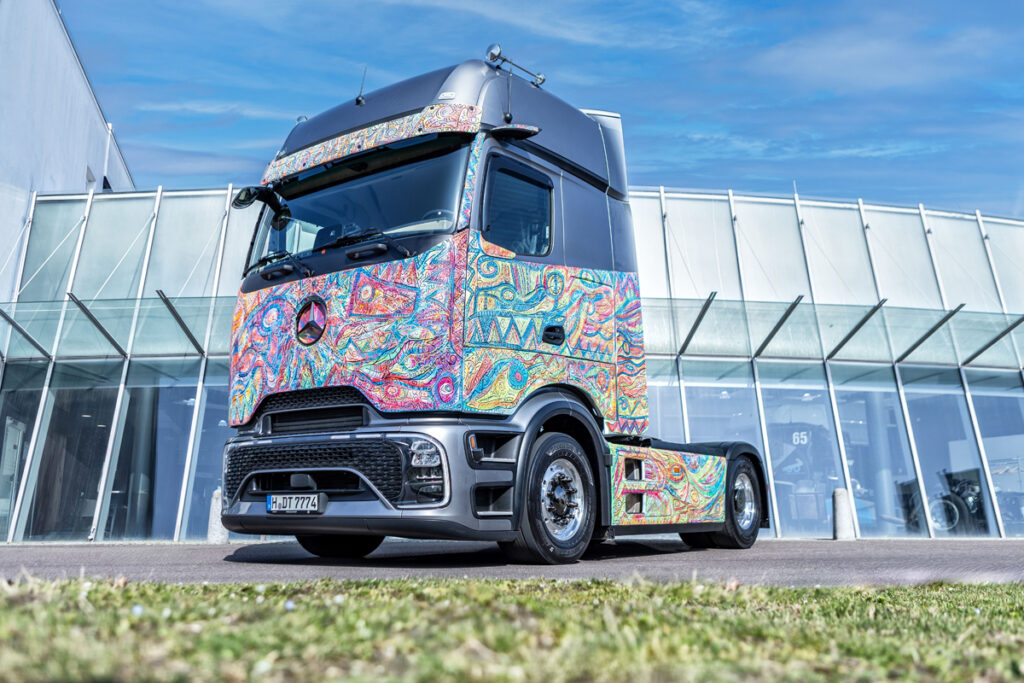 Mercedes-Benz Actros L ProCabin als Art Edition
