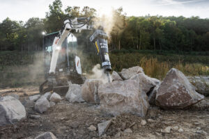 Mehr über den Artikel erfahren Bobcat E19 R2 – Minibagger zeigt Größe