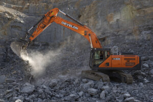 Develon stellt neue schwere Kettenbagger der Serie 9 vor