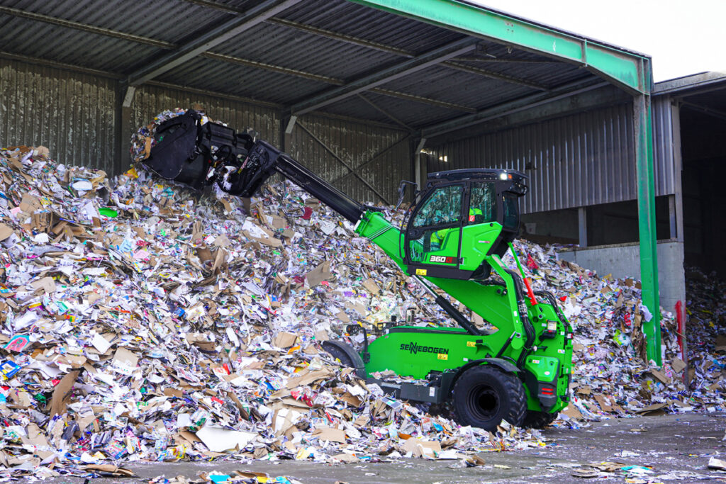 Variables Lenkkonzept von Sennebogen für Teleskoplader mit Joystick und Lenkrad