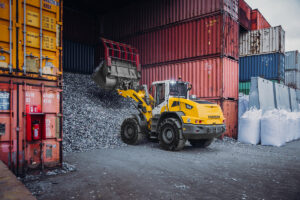 Auf der IFAT 2026 präsentiert Liebherr den mittelgroßen Radlader L 546, ausgestattet mit intelligenten Assistenzsystemen