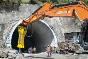 Hydraulikhammer HB 3600 DP von Epiroc beim Tunnelvortrieb im Shimla-Bypass-Projekt