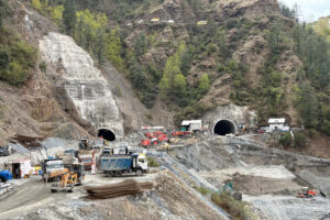 Hydraulikhammer HB 3600 DP von Epiroc beim Tunnelvortrieb im Shimla-Bypass-Projekt