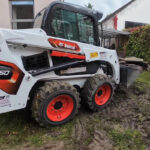 Bobcat Kompaktlader S450 bei der Neugestaltung eines rund 50 Quadratmeter großen Gartens