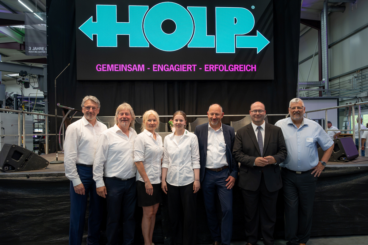 Die Holp GmbH feierte zwei Meilensteine: das Jubiläum „25 Jahre Holp Maschinenbau“ sowie die Fertigstellung des neuen Unternehmensgebäudes.