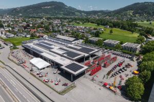 Huppenkothen feiert 70 Jahre Unternehmensgeschichte und präsentiert mit dem Takeuchi TB3150 eine neue Baggergeneration