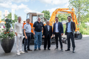 Huppenkothen feiert 70 Jahre Unternehmensgeschichte und präsentiert mit dem Takeuchi TB3150 eine neue Baggergeneration