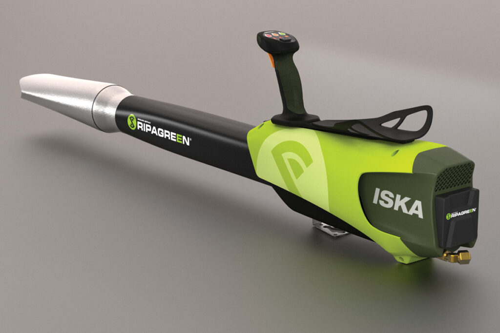 Der Iska Hybrid Pro von Ripagreen kombiniert thermische Unkrautbekämpfung mit einer integrierten Blasfunktion