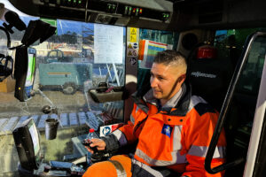 Sennebogen 6113 E im Einsatz beim Großprojekt Haliotis 2