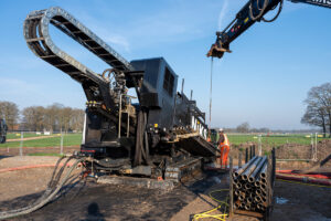 Niks Infra setzt den Tracto Grundodrill JCS300 für effiziente HDD-Bohrungen im Leitungsbau ein