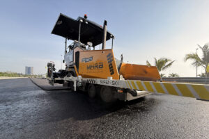 Der Ammann ABG 6870 Radfertiger überzeugte beim Asphalteinbau des Jeffrey Cheah Circuit in Malaysia