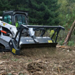 Bobcat Kompaktmaschinen und Anbaugeräte sollen die vorbeugende Waldbrandprävention im Forst unterstützen