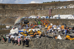 Fachmesse steinexpo 2026 im Basaltsteinbruch in Nieder-Ofleiden
