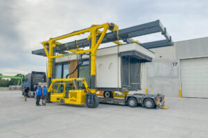 MAX Trailer transportieren vorgefertigte Wohnmodule von SC Steelframes
