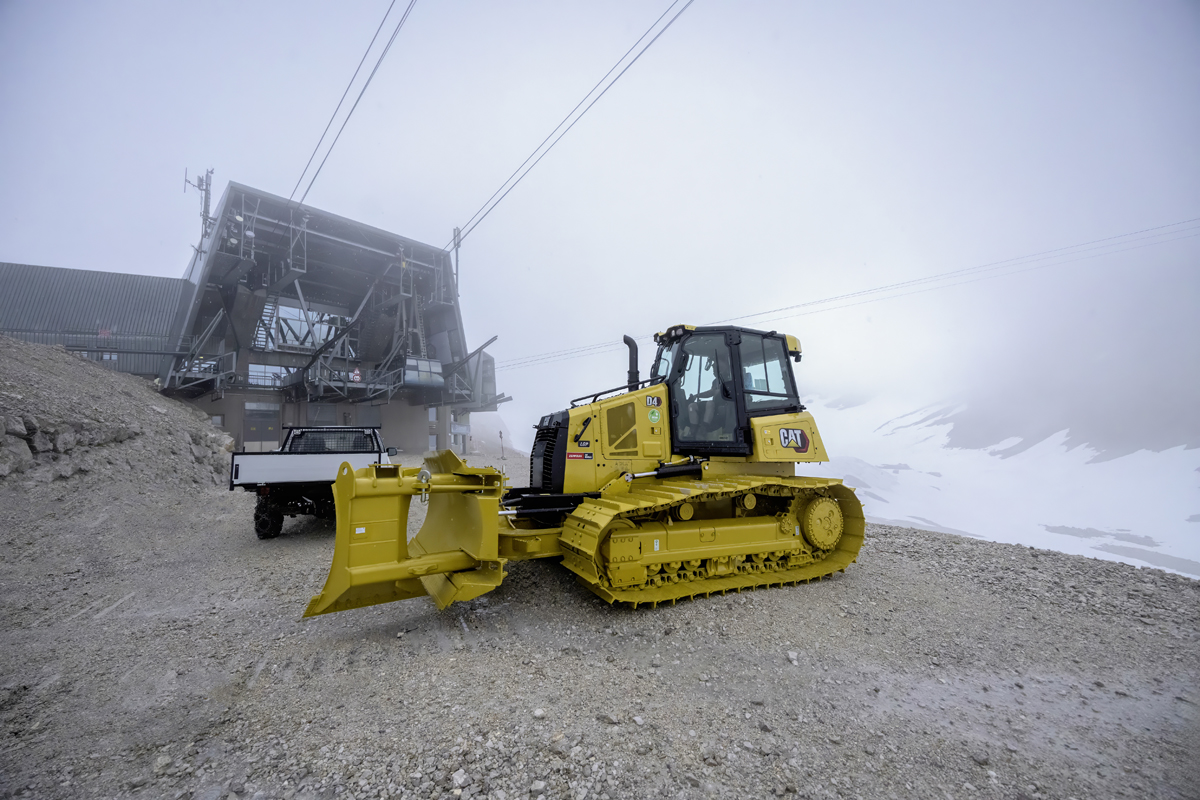 Cat D4M und CP14 aus dem Mietpark von Zeppelin Rental arbeiten auf der Zugspitze