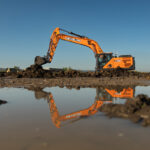 Develon hat den neuen 32-Tonnen-Raupenbagger DX300LC-9 auf den Markt gebracht