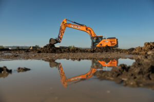 Develon hat den neuen 32-Tonnen-Raupenbagger DX300LC-9 auf den Markt gebracht