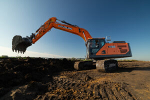 Develon hat den neuen 32-Tonnen-Raupenbagger DX300LC-9 auf den Markt gebracht