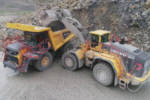 Der Starrrahmen-Muldenkipper Volvo R70 im Kalksteinbruch Bettenfeld