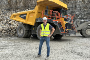 Der Starrrahmen-Muldenkipper Volvo R70 im Kalksteinbruch Bettenfeld