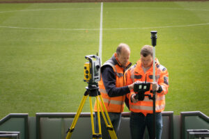 Rasensanierung in der MEWA Arena mit Wirtgen-Fräse und Trimble-3D-Steuerung
