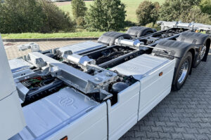 Der DAF XG 350 Electric FAN 6x2 für BDF-Systemverkehr