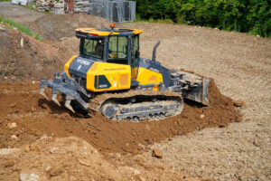 Planierraupe Hyundai HD130A im GaLaBau