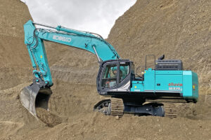 Kobelco SK520LC-11E im Kieswerk Oberwangen